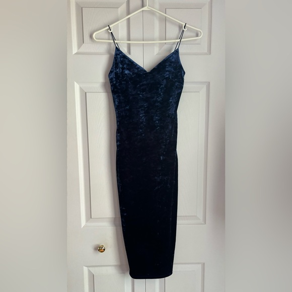 NWOT Velvet midi dress size XS - Picture 4 of 6